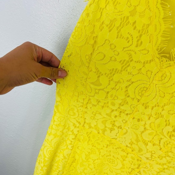 H&M Yellow Lace Fitted Midi v Neck Dress - Picture 4 of 7